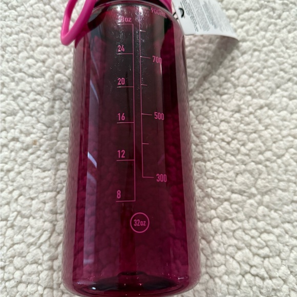 NWT Lululemon Back To Life Clear Water Bottle 32oz Deep Luxe Pow Pink - Picture 2 of 4